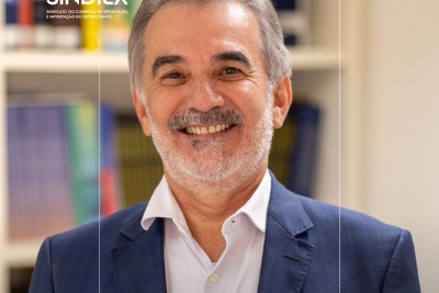 Imagem de Sidemar Acosta é reeleito presidente do Sindiex